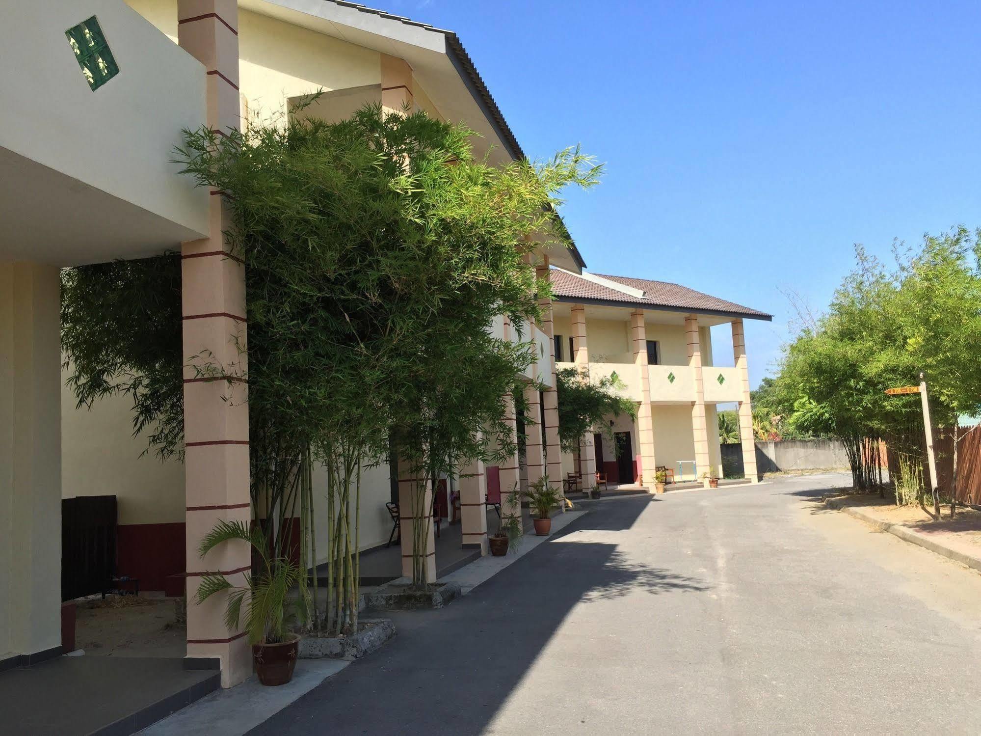 Adina Drive In Motel Langkawi Eksteriør billede