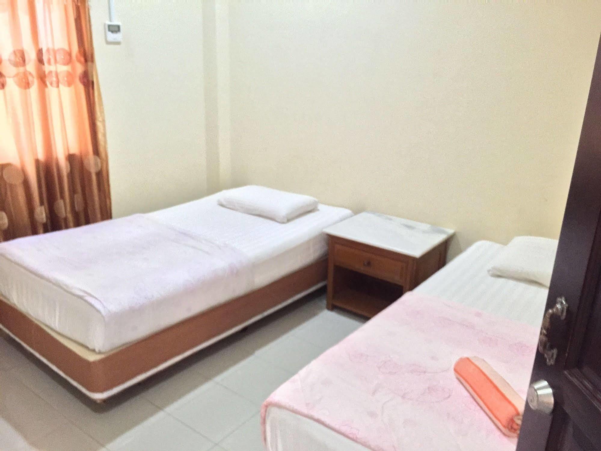 Adina Drive In Motel Langkawi Eksteriør billede